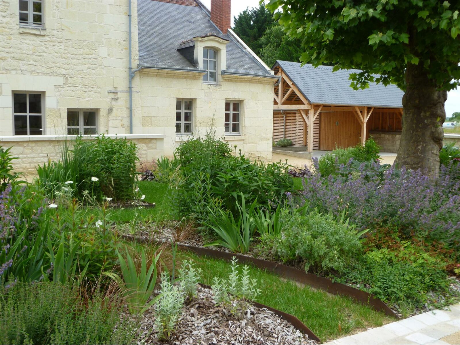 Sativa Paysage Architecte Paysagiste A Vendome Massif Savigny